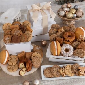 GourmetGiftBaskets.com Christmas Vanilla and Blondies Baked Goods Premium Gift Box Image